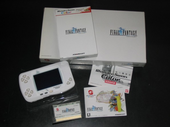 WonderSwan_Color_with_Final_Fantasy